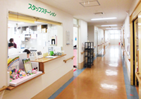 回復期リハビリテーション病棟 通路・スタッフステーション